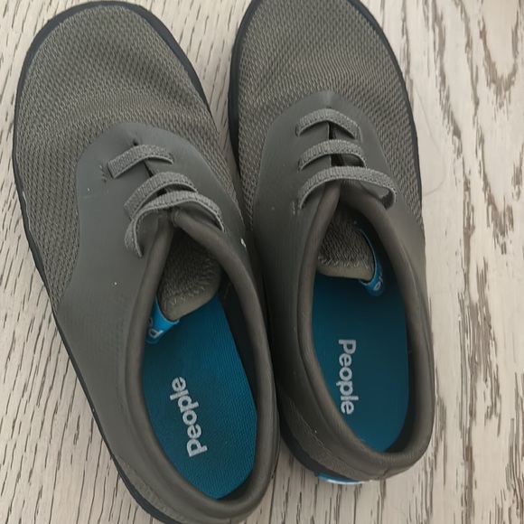 People Shoes T13 - Picture 2 of 3